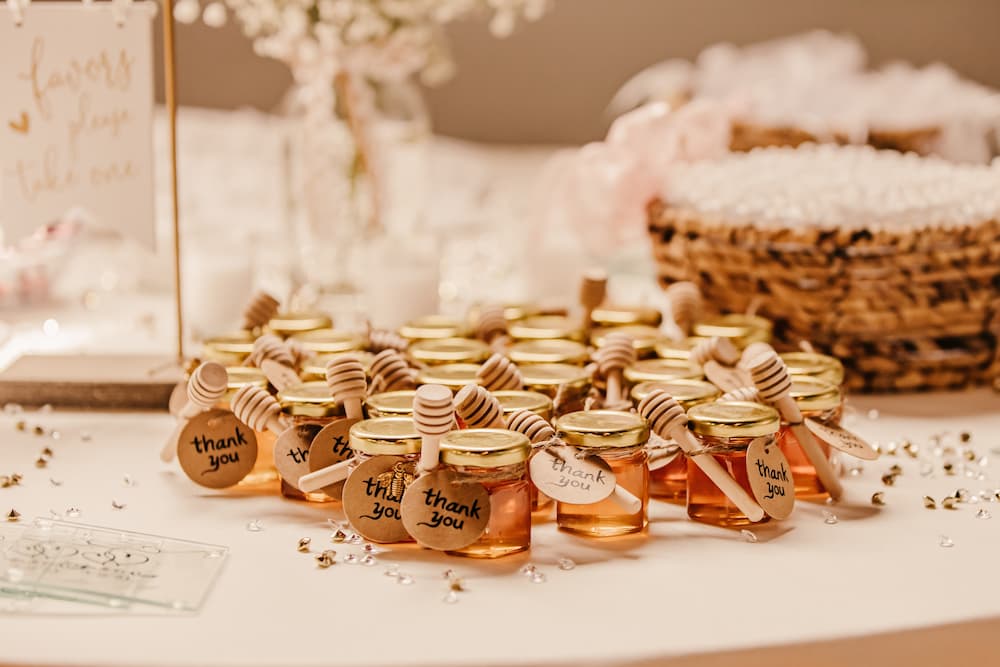 What Are Wedding Favors? Our Favorite Ways to Treat Your Wedding Guests