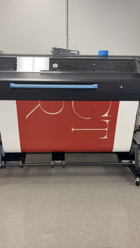 video vinyl printer printing large vinyl sign
