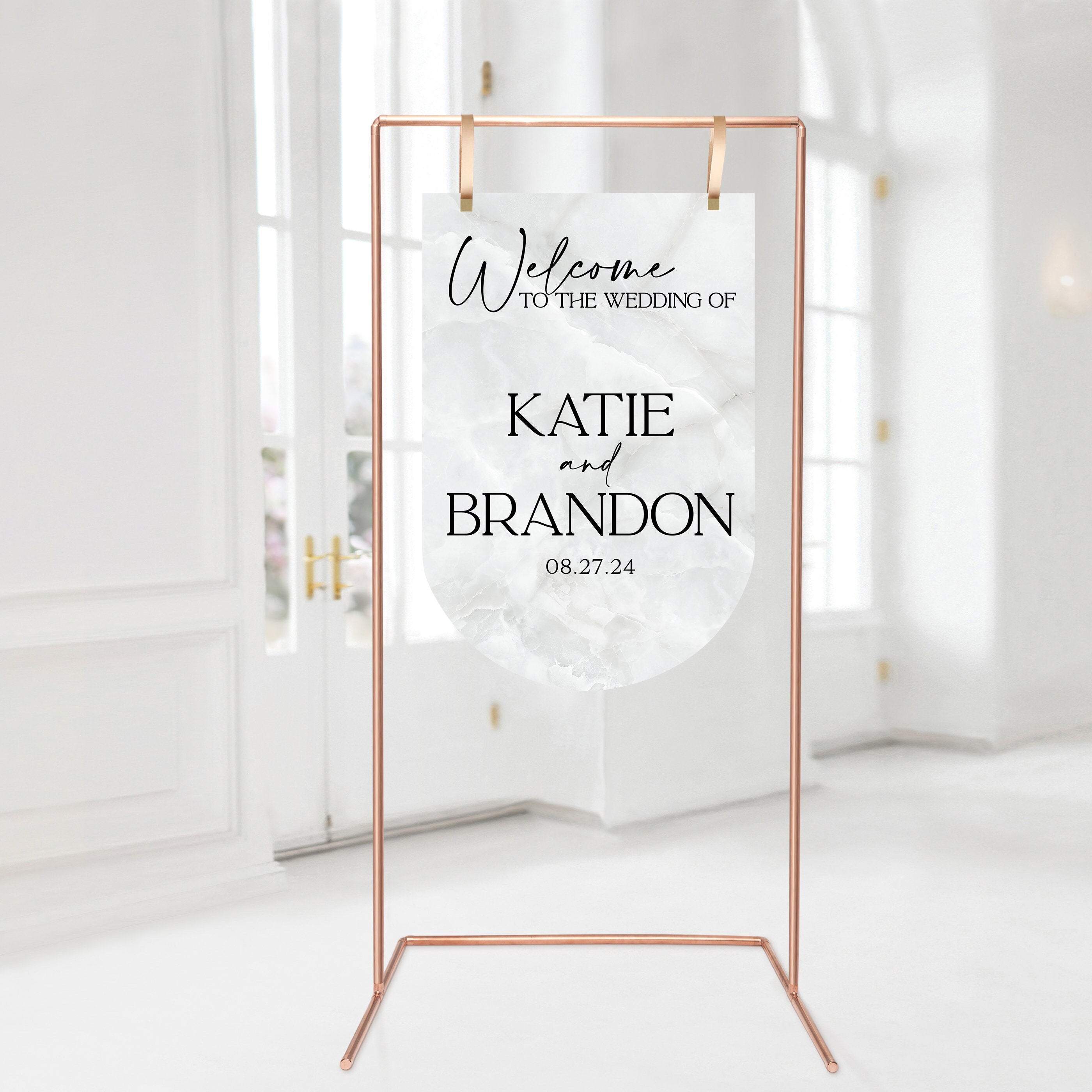 Average size for wedding welcome sign | Honestweddingadvice.com